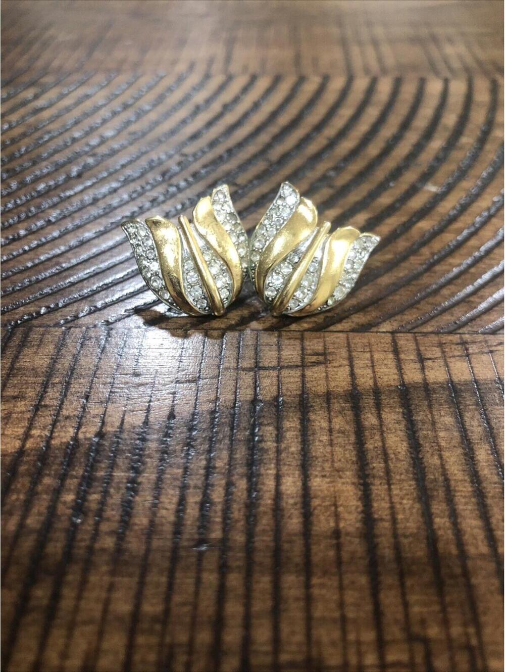Vtg Monet Pierced Earrings Gold Tone Stone Accent